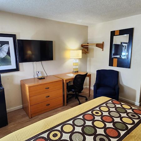 Westspring Inn - Westlake Cleveland Esterno foto
