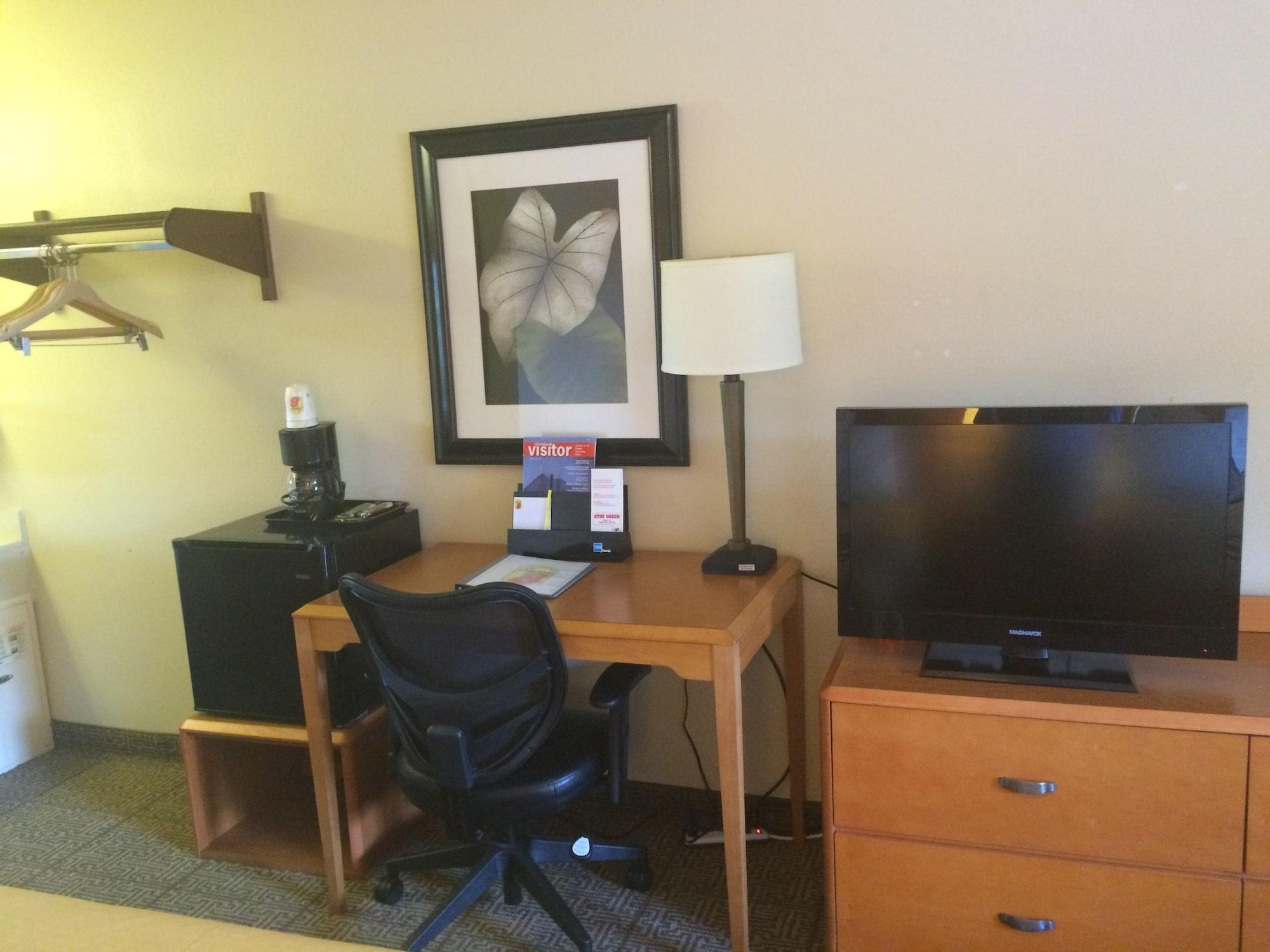 Westspring Inn - Westlake Cleveland Esterno foto